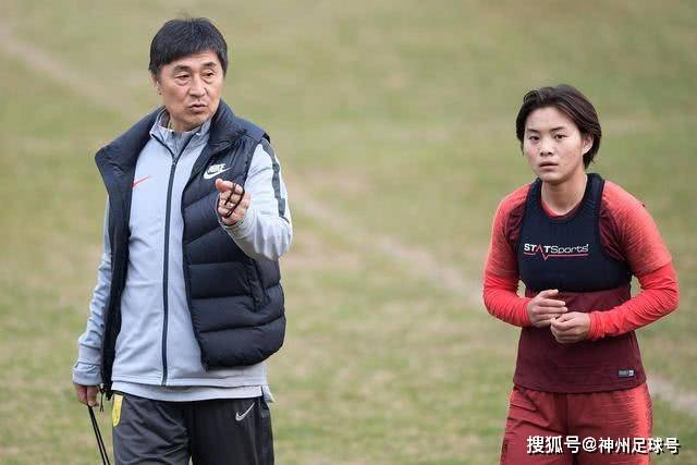 英博B队大胜山东！一线队挑战津门虎，李国旭于根伟谁保守踢